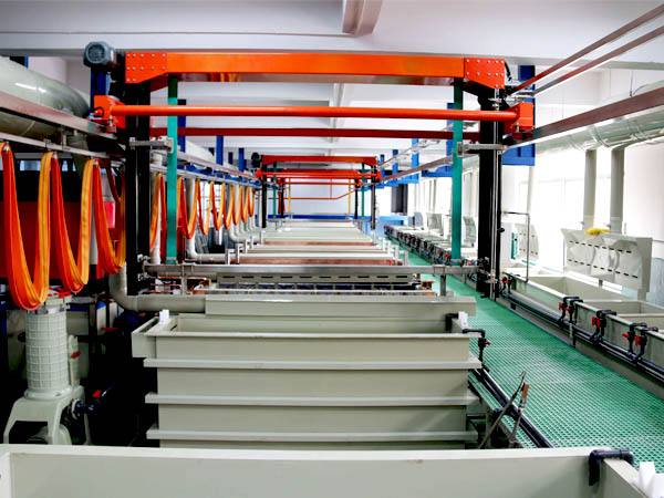 龍門式陽極氧化生產(chǎn)線 龍門式陽極氧化生產(chǎn)線